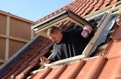 Pose de fenêtres de toit Velux à Plougonven